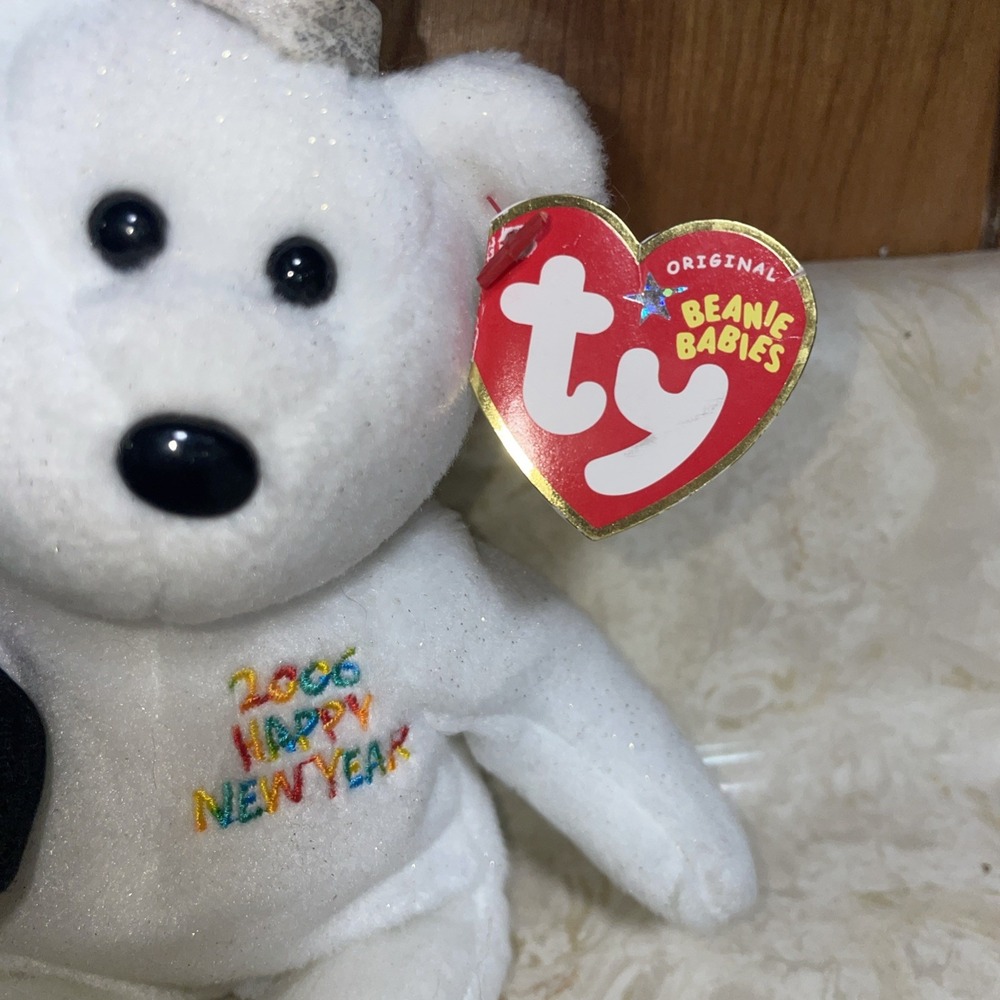 TY Beanie Baby Happy‎ NEW YEAR Bear 2006 White Bear With Party Favors Ribbons - Picture 2 of 8